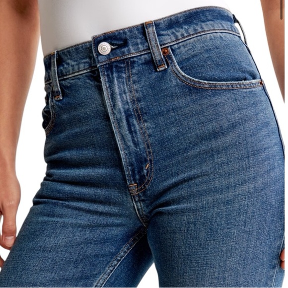 Abercrombie & Fitch A&F Women’s High Rise Mom Jean Dark Wash Distressed Size 26 - Picture 7 of 7